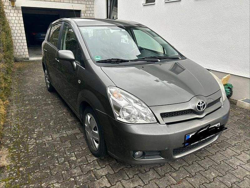 Gebraucht Toyota Corolla Verso 110 PS (80 kW) 2006 Silber Van / Kleinbus