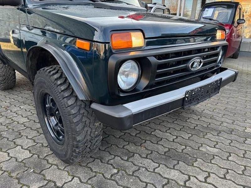 Gebraucht Lada niva 83 PS (61 kW) 2020 Grün SUV