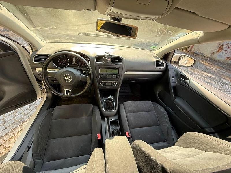 Weiß Gebraucht 2009 VW Golf VI Trendline Limousine | 5.600 € (Fairer Preis) - Bild 1/4