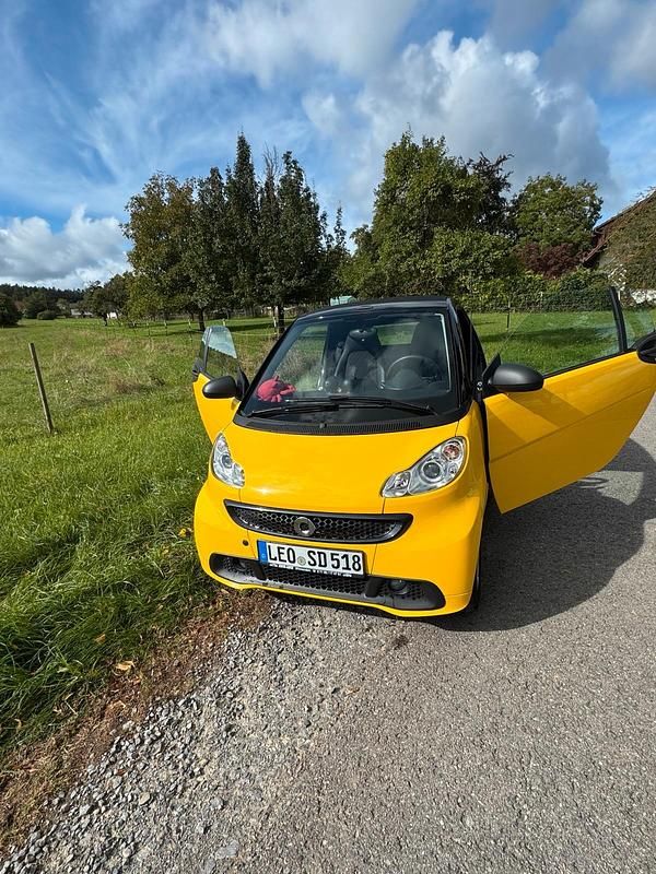 Schwarz Gebraucht 2013 Smart ForTwo Cabrio Cabrio | 8.249 € (Fairer Preis) - Bild 1/4