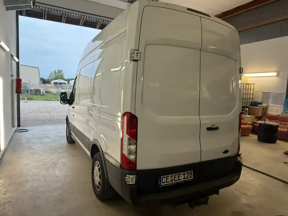 Gebraucht Ford Transit 170 PS (125 kW) 2018 Weiß Limousine