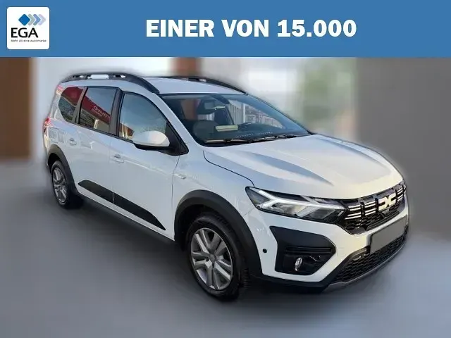 Gebraucht Dacia Jogger Expression 101 PS (74 kW) 2023 Weiß Van / Kleinbus