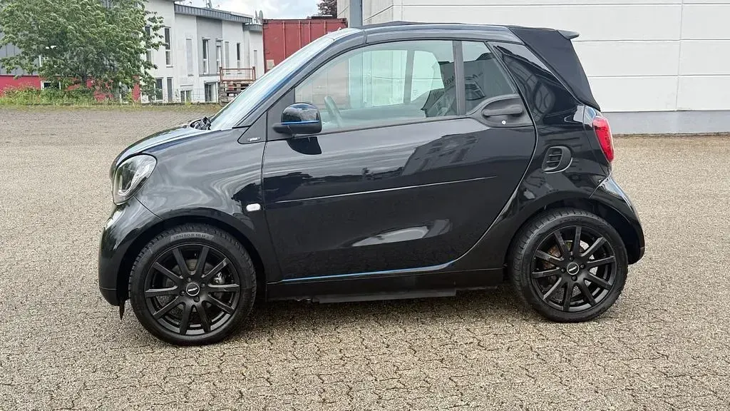 Gebraucht Smart ForTwo Electric Drive 60 kW (82 PS) 2018 Schwarz Cabrio