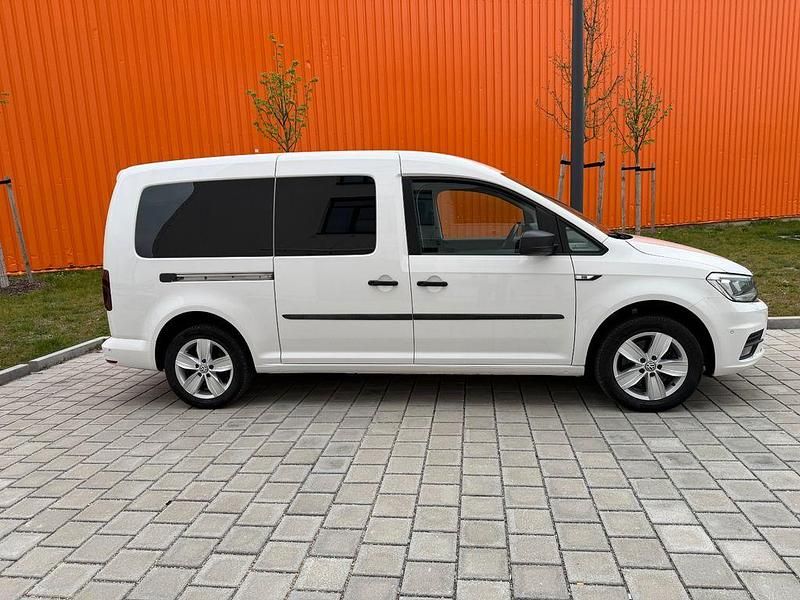 Second-hand VW Caddy Maxi 150 CP (110 kW) 2020 Alb Monovolum