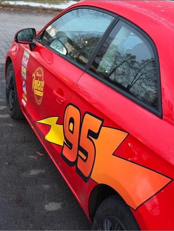 Gebraucht Audi A1 Design 89 PS (65 kW) 2011 Rot Kleinwagen