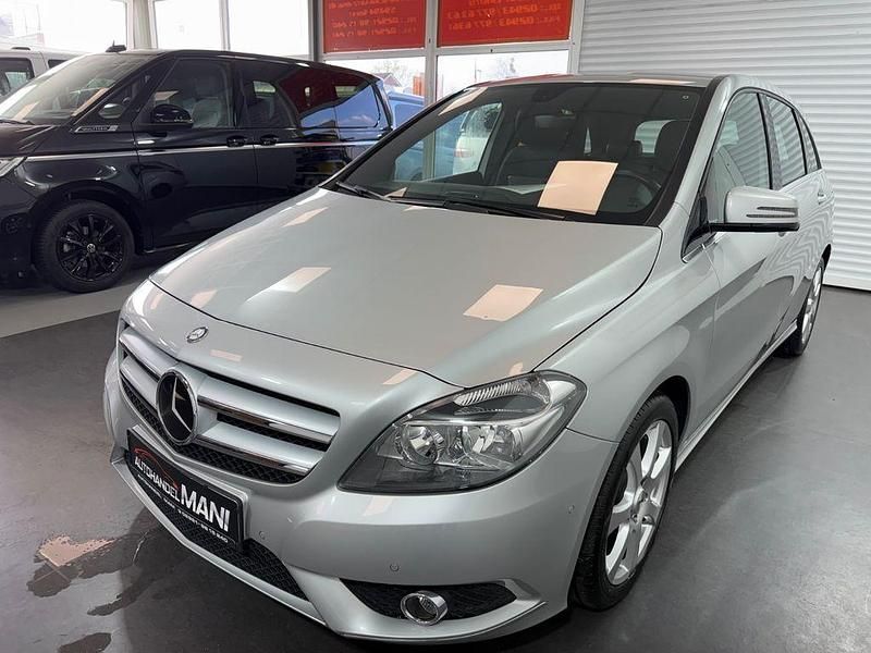 Gebraucht Mercedes B180 109 PS (80 kW) 2013 Silber Van / Kleinbus