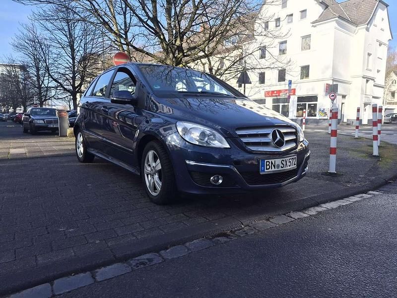 Gebraucht Mercedes B200 140 PS (102 kW) 2009 Van / Kleinbus