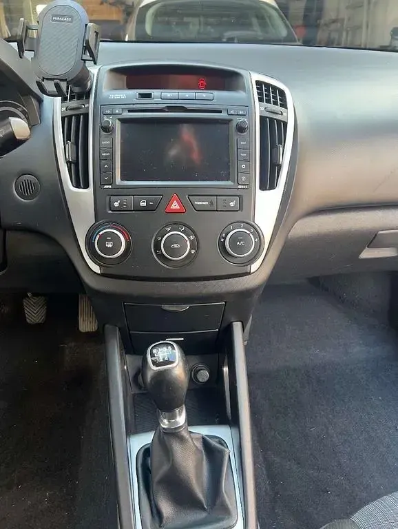 Gebraucht Kia Ceed Edition 7 90 PS (66 kW) 2012 Silber Kleinwagen