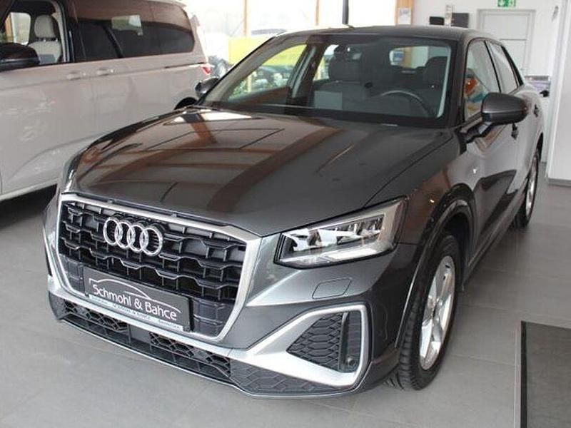 Grau Gebraucht 2021 Audi Q2 S-Line SUV | 25.990 € (Fairer Preis) - Bild 1/4