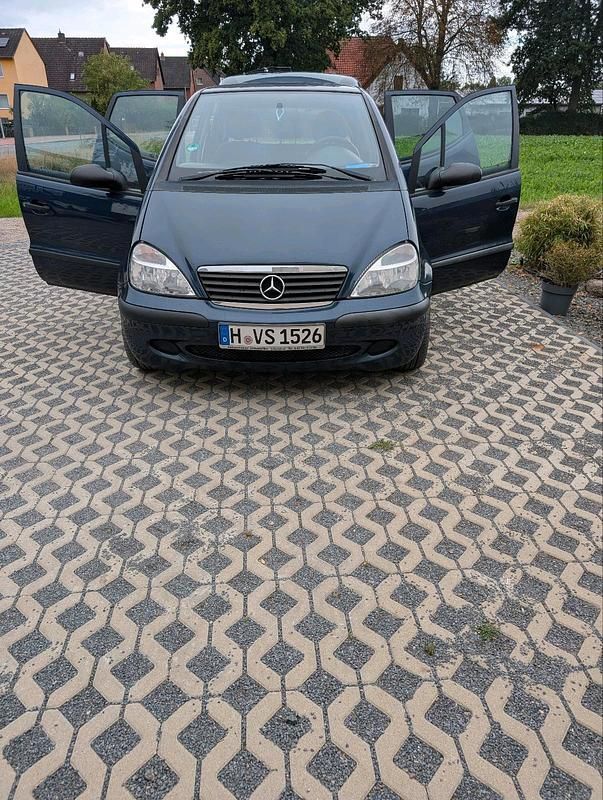 Blau Gebraucht 2002 Mercedes A170 Kleinwagen | 1.200 € (Fairer Preis) - Bild 1/4