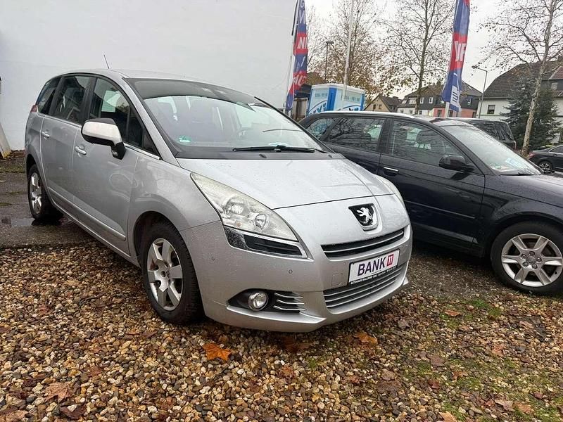 Gebraucht Peugeot 5008 120 PS (88 kW) 2013 Silber Van / Kleinbus