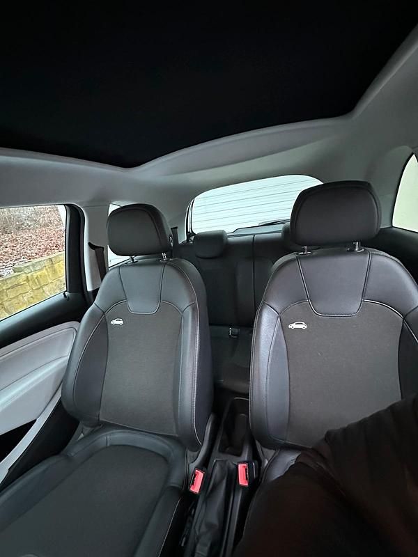 Gebraucht Opel Adam Open Air 87 PS (63 kW) 2015 Weiß Kleinwagen