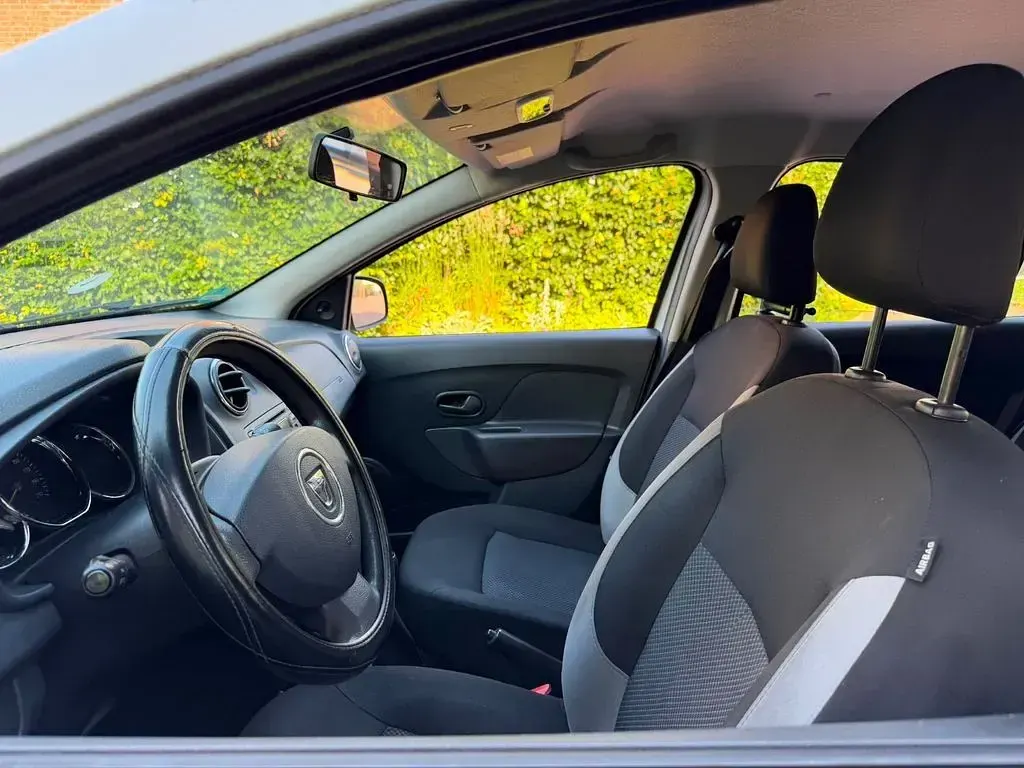 Gebraucht Dacia Sandero 73 PS (53 kW) 2016 Weiß Limousine
