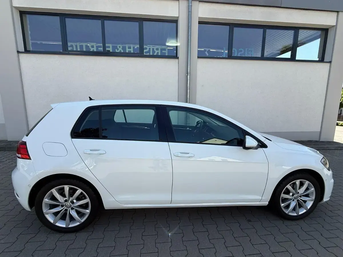 Gebraucht VW Golf VII Highline 150 PS (110 kW) 2017 Weiß Limousine