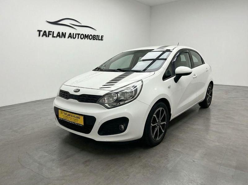 Gebraucht Kia Rio Edition 7 86 PS (63 kW) 2014 Weiß Limousine