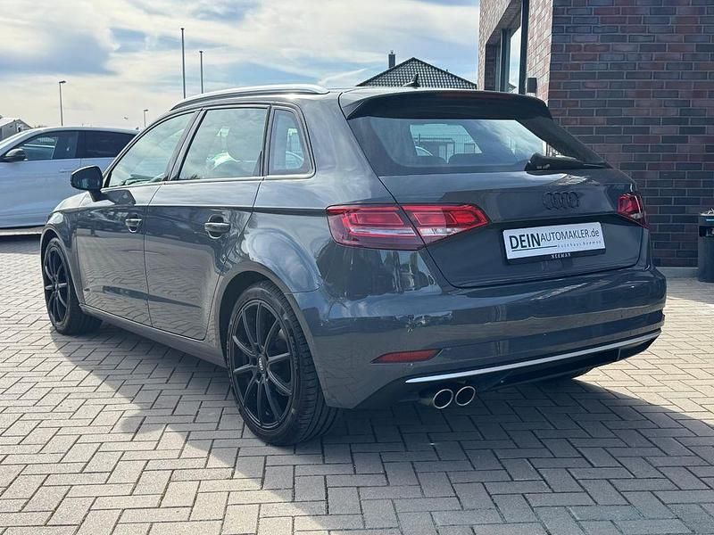Gebraucht Audi A3 Sport 150 PS (110 kW) 2019 Grau Limousine