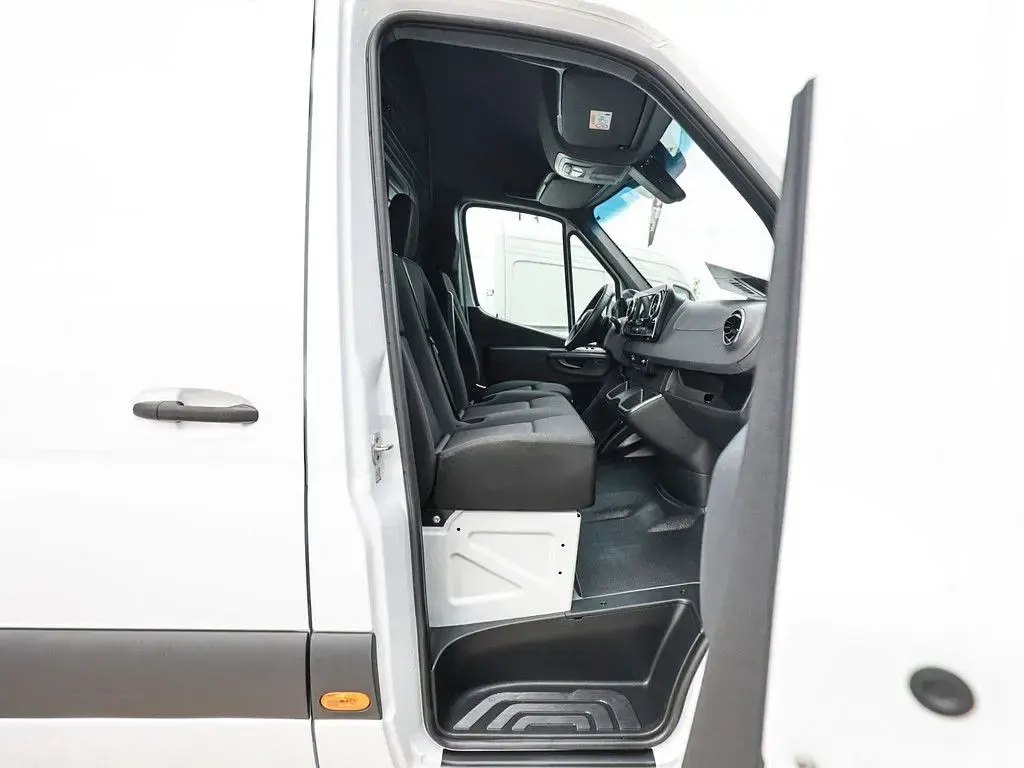 Gebraucht Mercedes Sprinter 190 PS (139 kW) 2025 Weiss / arktikweiss Van