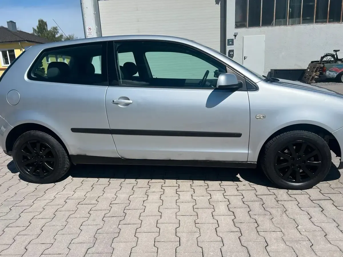 Gebraucht VW Polo 64 PS (47 kW) 2002 Silber Kleinwagen