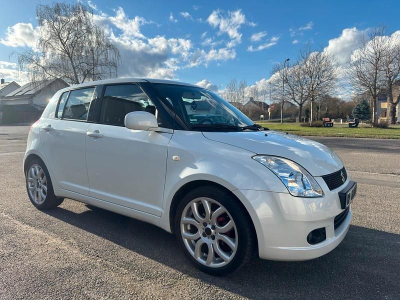 Gebraucht Suzuki Swift 92 PS (67 kW) 2007 Weiß Kleinwagen