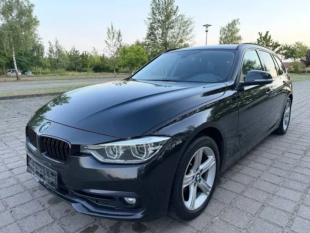 Gebraucht BMW 318 Sport Line 150 PS (110 kW) 2017 Schwarz Kombi