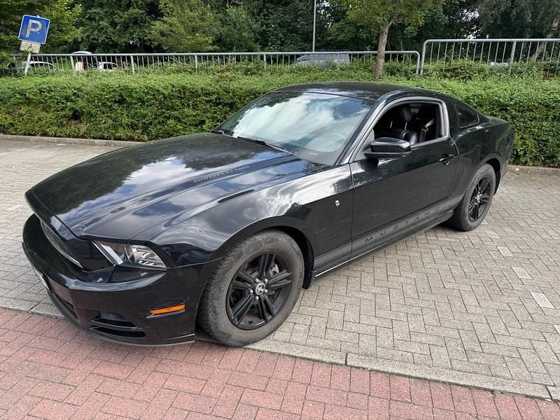 Schwarz Gebraucht 2014 Ford Mustang Coupé | 14.490 € (Superpreis) - Bild 1/4