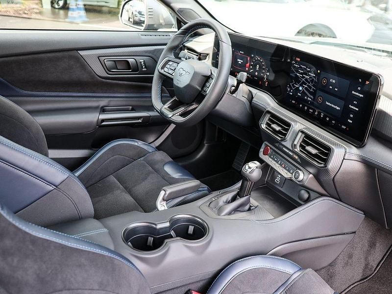 Neu Ford Mustang Fastback 453 PS (333 kW) 2025 Blau Coupé