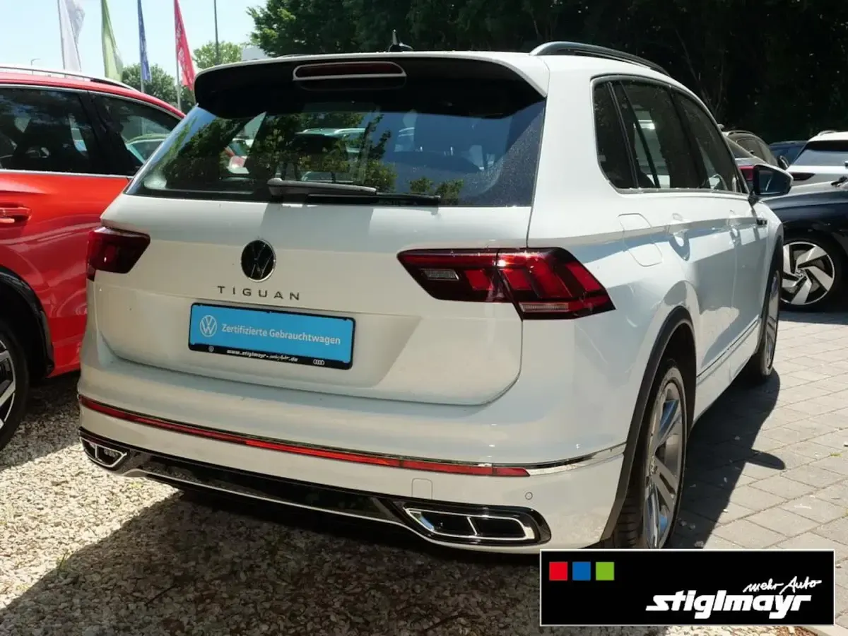 Gebraucht VW Tiguan R-line 150 PS (110 kW) 2024 Pure white SUV