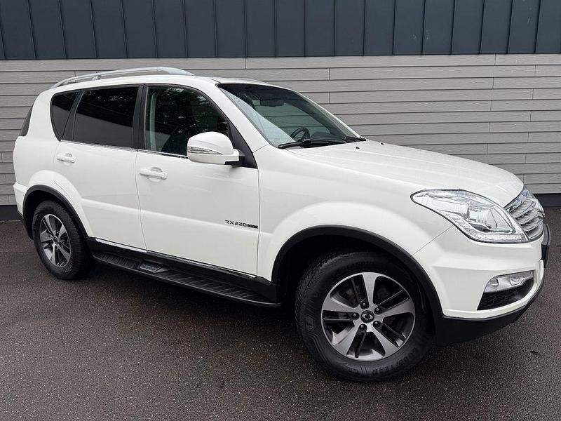 Weiß Gebraucht 2016 Ssangyong (KGM) Rexton SUV | 13.950 € - Bild 1/4
