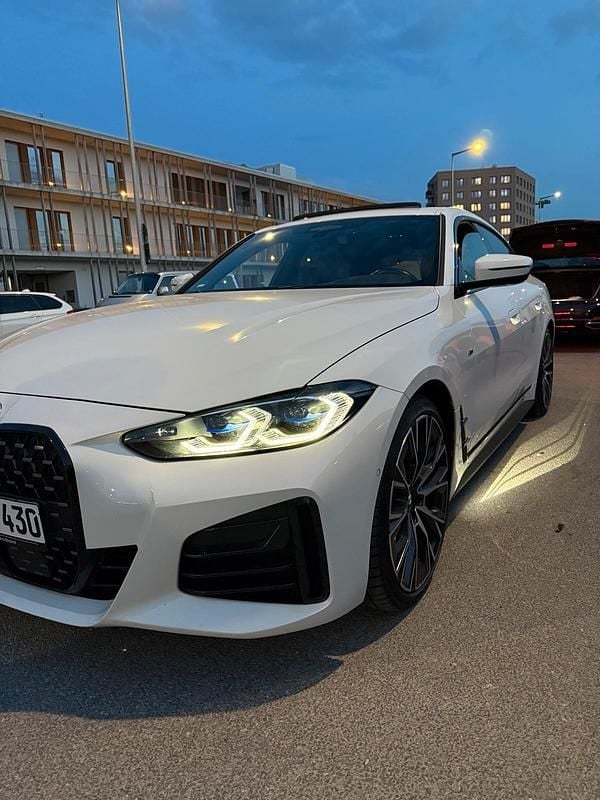 Gebraucht BMW 430 M Sport 245 PS (180 kW) 2021 Weiß Coupé