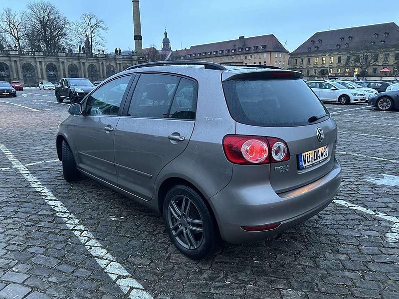 Gebraucht VW Golf VI Team 105 PS (77 kW) 2010 Kleinwagen