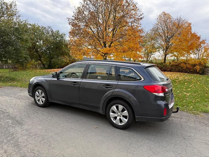 Gebraucht Subaru Legacy Comfort 150 PS (110 kW) 2012 Grau Kombi