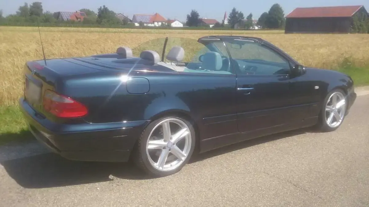 Gebraucht Mercedes CLK320 Elegance 218 PS (160 kW) 1999 Schwarz Cabrio