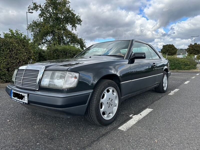 Schwarz Gebraucht 1990 Mercedes 230 Coupé | 7.500 € - Bild 1/4