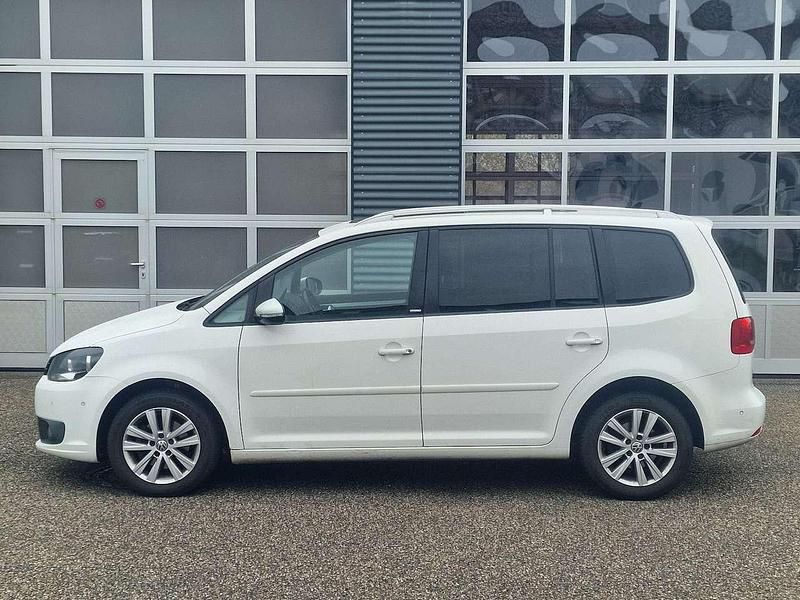 Gebraucht VW Touran Style 105 PS (77 kW) 2012 Candyweiã? Van / Kleinbus