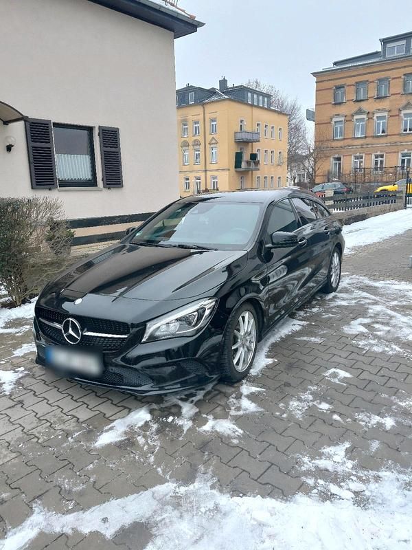 Schwarz Gebraucht 2016 Mercedes CLA220 Limousine | 16.300 € (Fairer Preis) - Bild 1/4