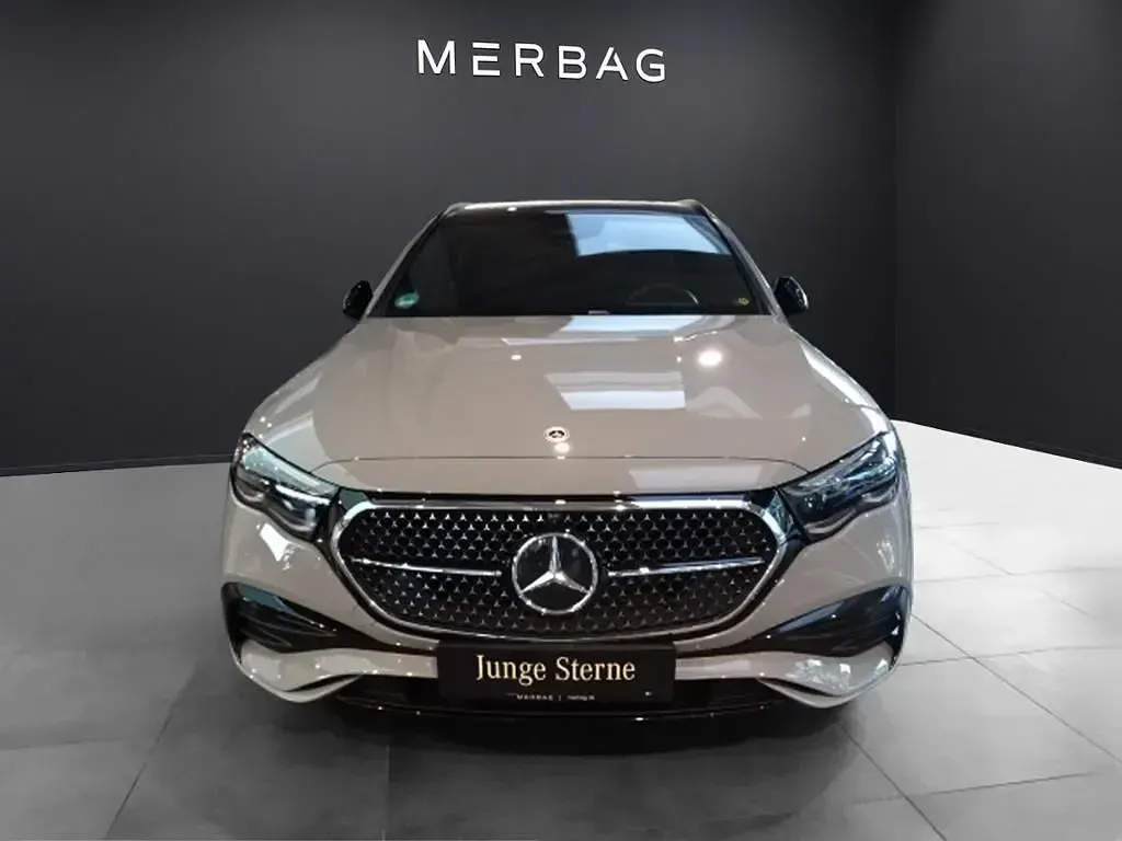 Gebraucht Mercedes E300 AMG 313 PS (230 kW) 2025 Manufaktur alpingrau uni Kombi