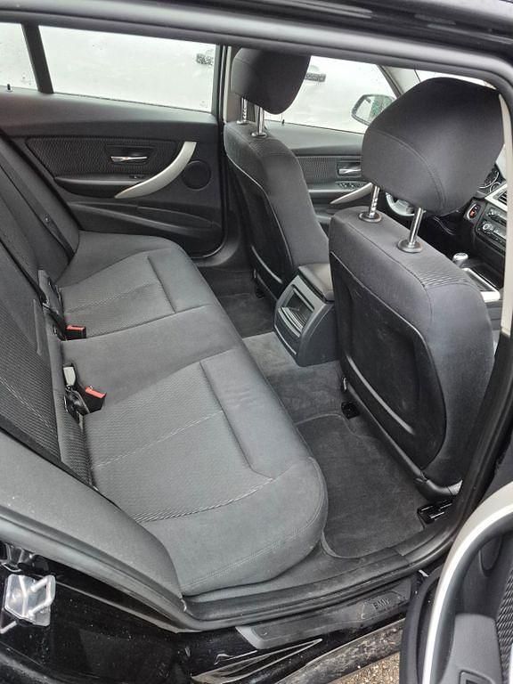 Gebraucht BMW 320 184 PS (135 kW) 2013 Schwarz Kombi