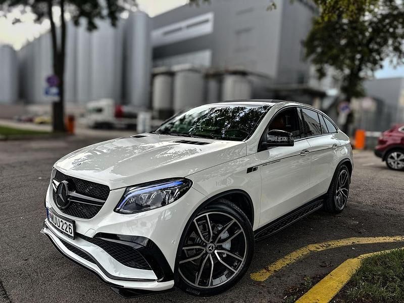Weiß Gebraucht 2016 Mercedes GLE350 AMG line SUV | 39.000 € - Bild 1/4