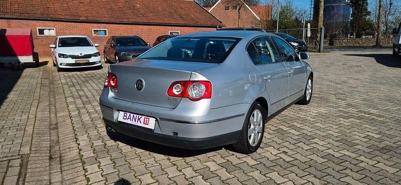 Gebraucht VW Passat Highline 140 PS (102 kW) 2009 Silber Limousine