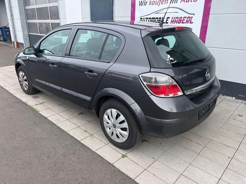 Gebraucht Opel Astra Basis 116 PS (85 kW) 2009 Grau Limousine