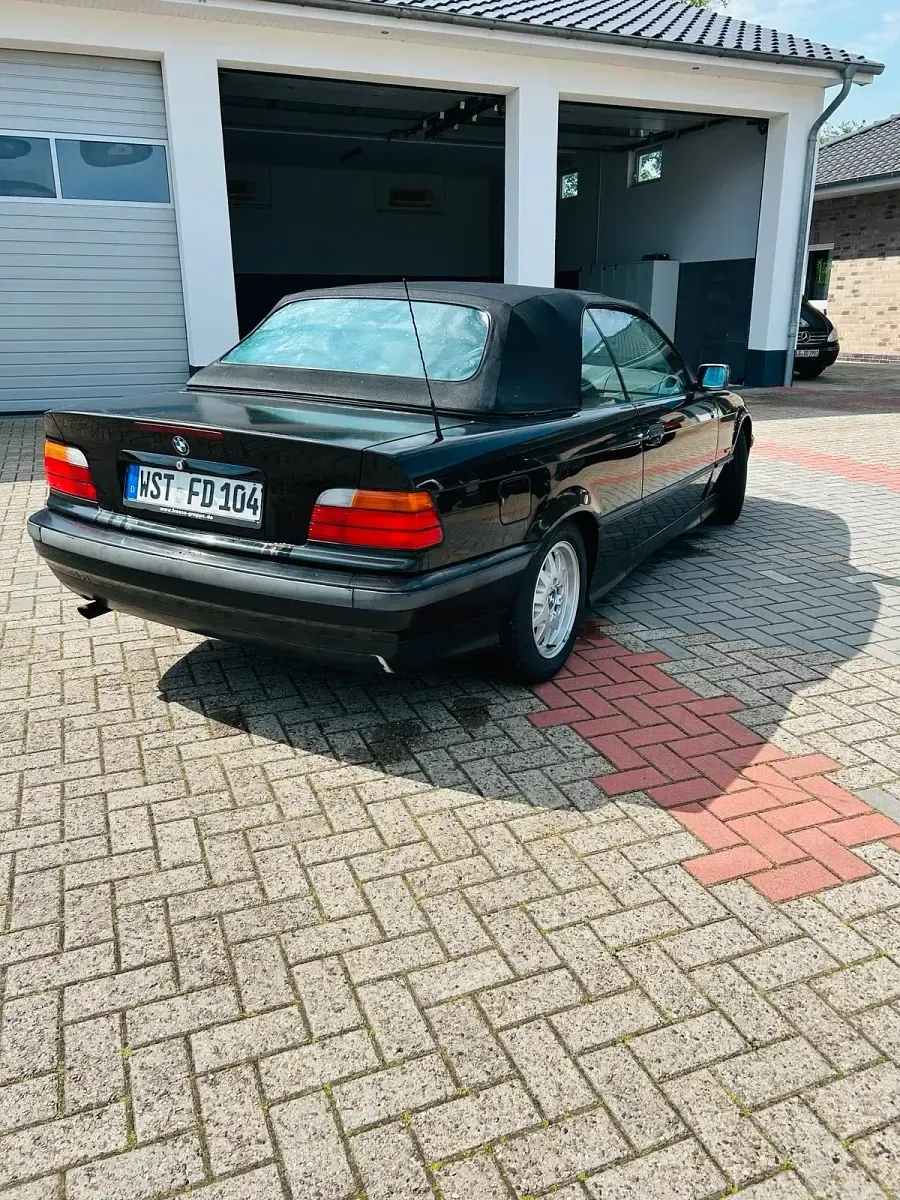 Gebraucht BMW 318 Cabriolet 116 PS (85 kW) 1998 Schwarz Cabrio