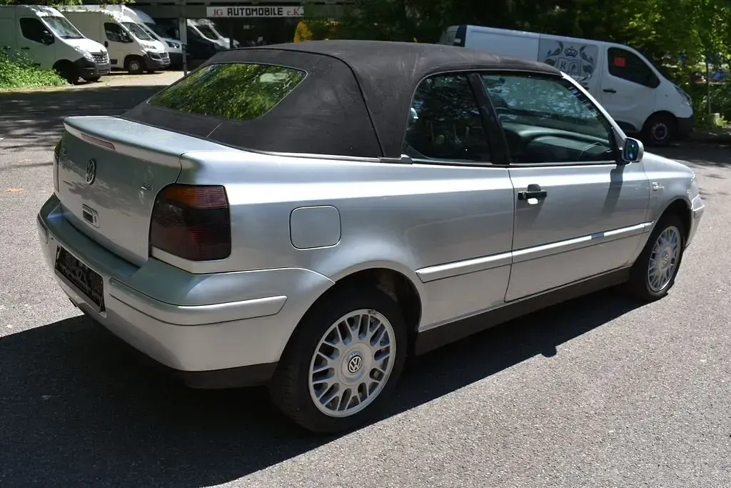 Gebraucht VW Golf Cabriolet Highline 116 PS (85 kW) 2002 Silber Cabrio