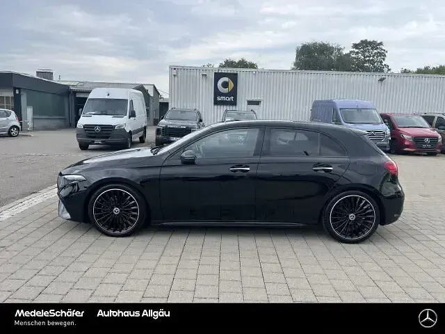 Gebraucht Mercedes A220 Advanced Plus 190 PS (139 kW) 2025 Lack kosmosschwarz Limousine