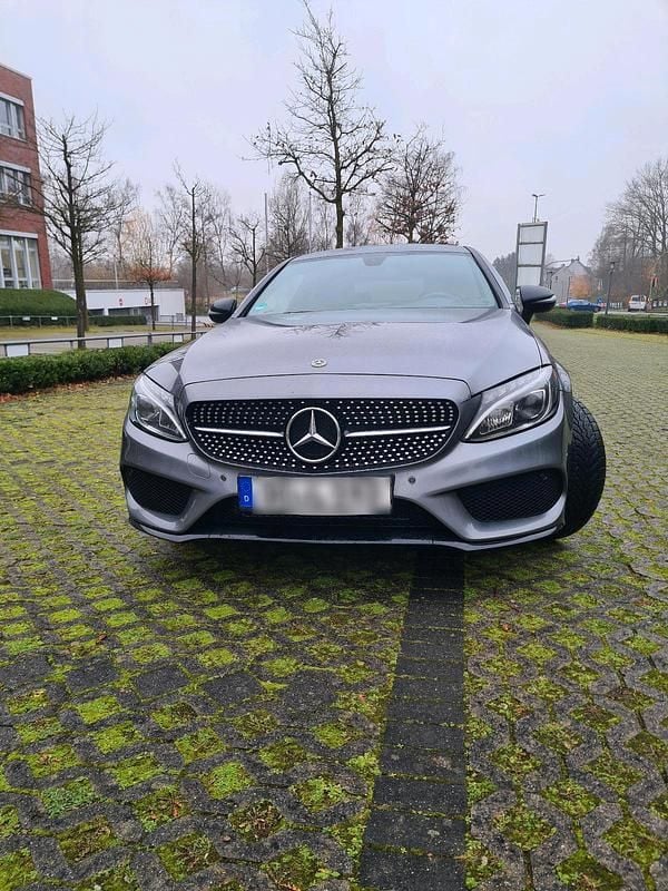 Grau Gebraucht 2017 Mercedes C250 Coupé | 24.999 € (Fairer Preis) - Bild 1/4