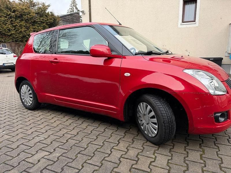 Gebraucht Suzuki Swift 92 PS (67 kW) 2009 Rot Limousine