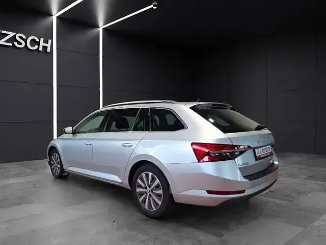 Gebraucht Skoda Superb Style 190 PS (139 kW) 2021 Brilliantsilber metallic Kombi