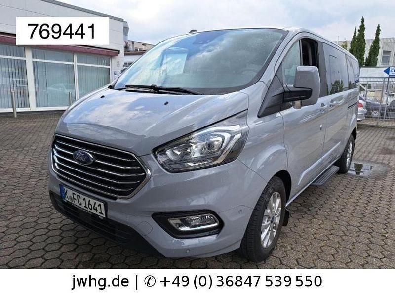 Grau Gebraucht 2023 Ford Tourneo Titanium X Van / Kleinbus | 42.450 € (Guter Preis) - Bild 1/4
