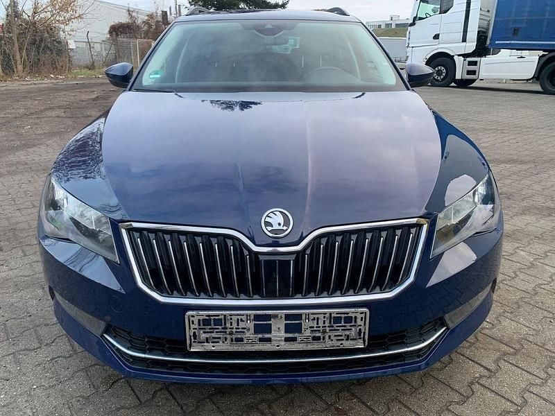 Gebraucht Skoda Superb 150 PS (110 kW) 2016 Blau Kombi