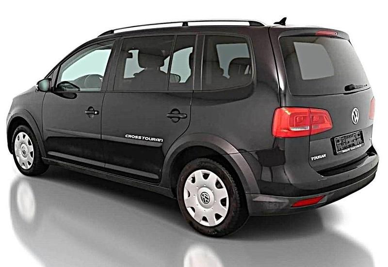 Gebraucht VW Touran Cross 140 PS (102 kW) 2014 Schwarz Van / Kleinbus