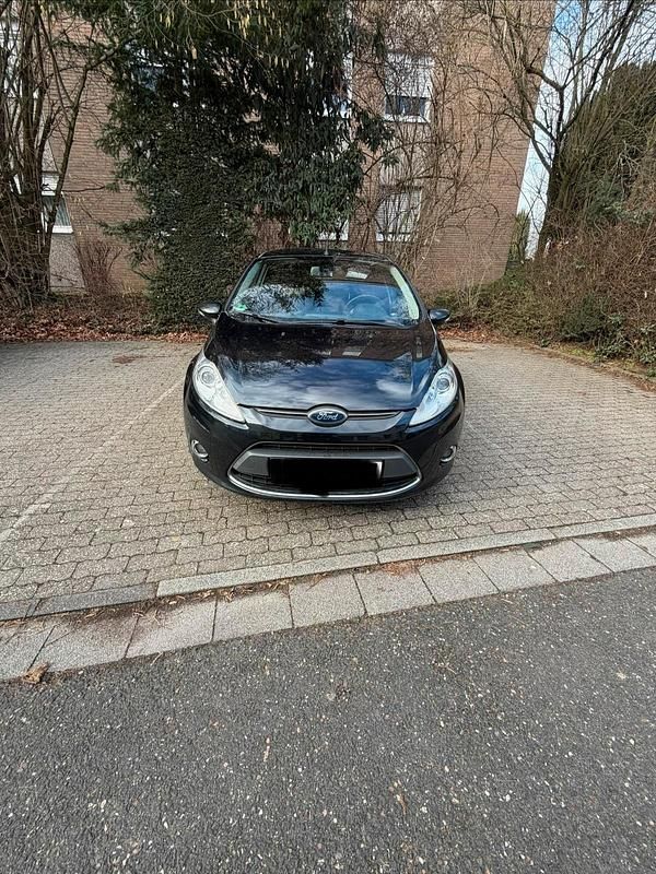 Gebraucht Ford Fiesta 75 PS (55 kW) 2011 Schwarz Kleinwagen